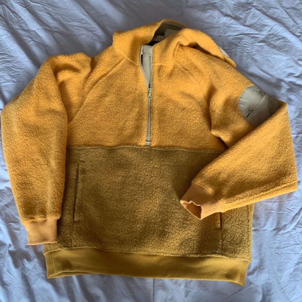 Outdoor Voices MegaFleece in Yellow/Ochre